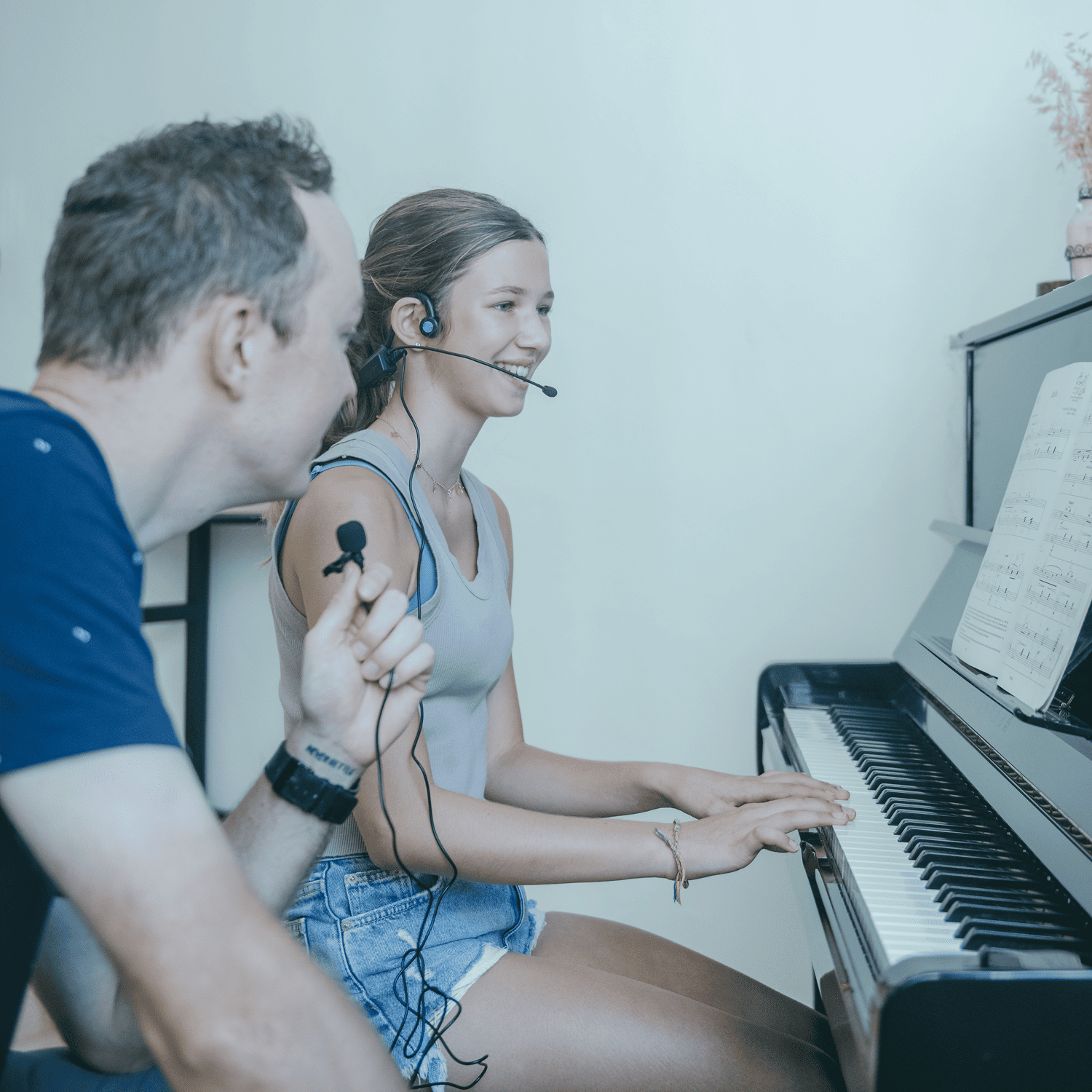 how to sing without strain